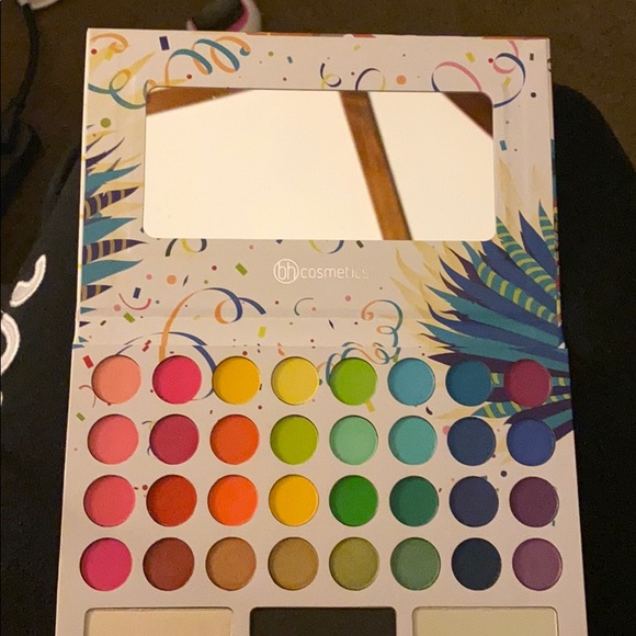 Take me back to Brazil Palette - Picture 2 of 2